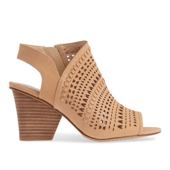 Vince Camuto Shoes - Vince Camuto Derechie Sandal